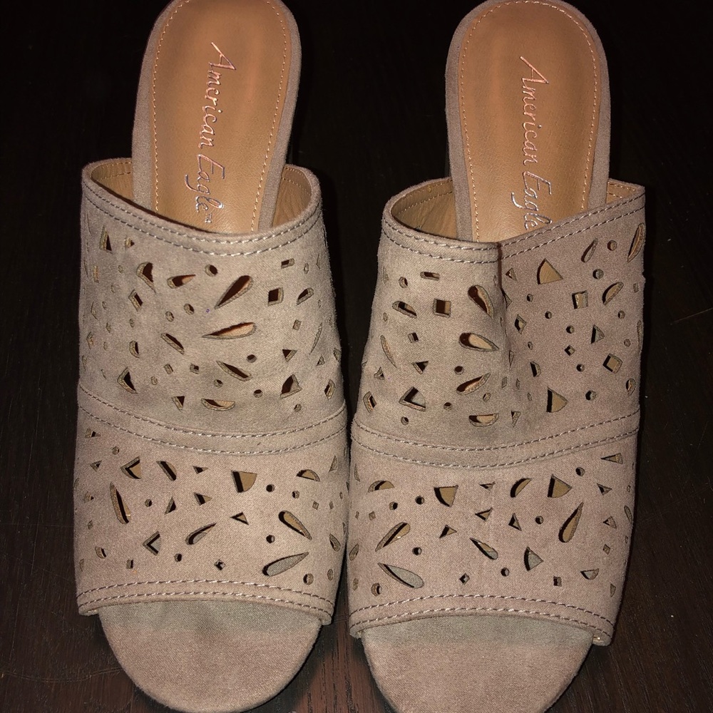 Lace size 9 tan heels